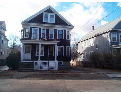 Unit for sale at 27 Aberdeen  Rd, Milton, MA 02186