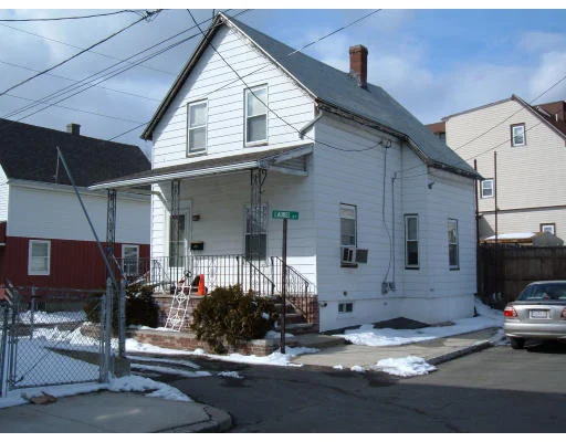 Unit for sale at 1 Laurel Ct, Everett, MA 02149