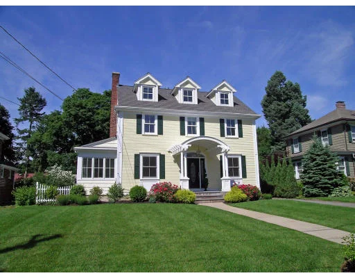 Unit for sale at 22 Yale Street, Winchester, MA 01890