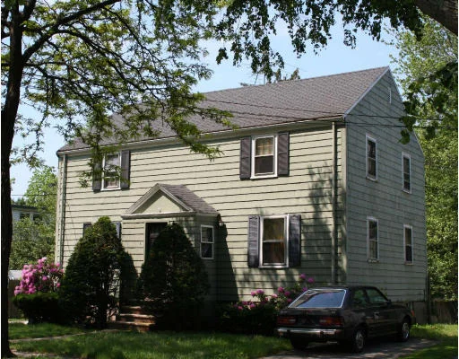 Unit for sale at 6 Jefferson Rd, Wakefield, MA 01880