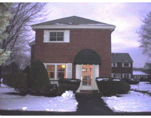 Unit for sale at 35 Emerson Gardens Rd, Lexington, MA 02421
