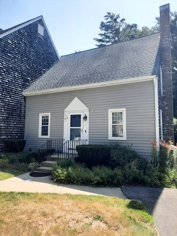 Unit for sale at 315 Twin Lakes Dr, Halifax, MA 02338