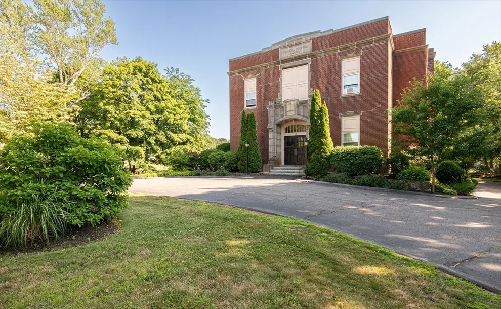 Unit for sale at 15 Green Street, Ipswich, MA 01938