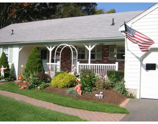 Unit for sale at 11 Washington St., Topsfield, MA 01983