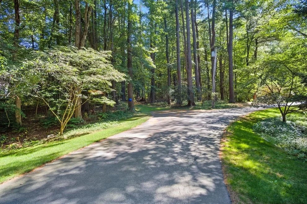 Unit for sale at 27 Pleasant St, West Newbury, MA 01985
