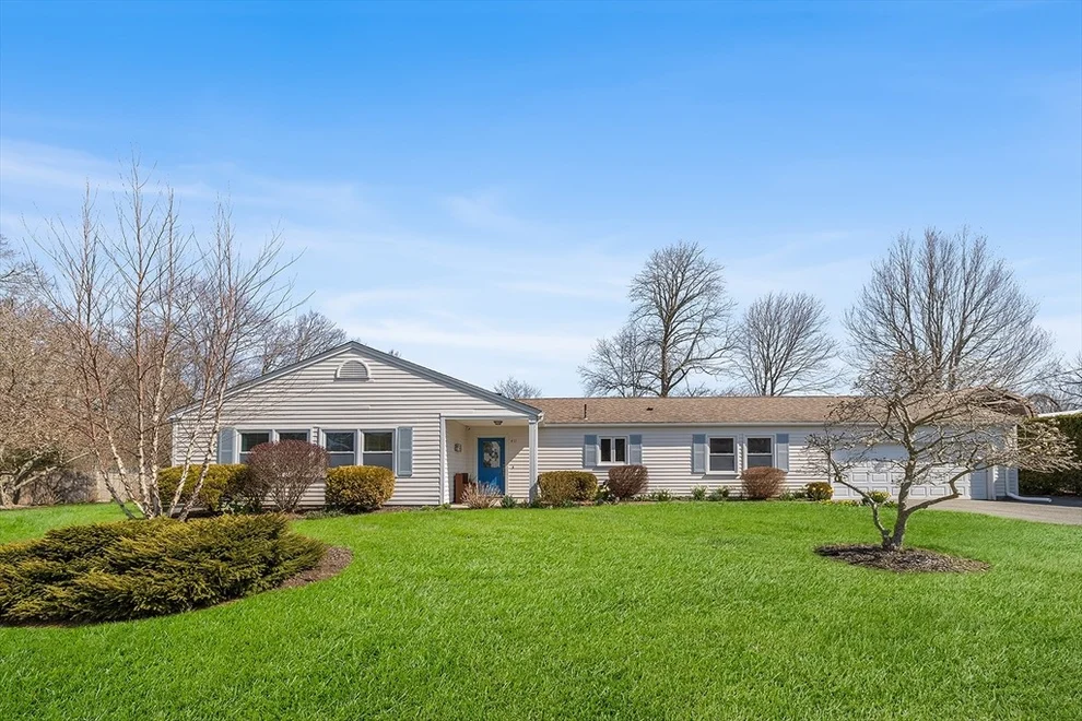 Unit for sale at 411 Gulf Rd W, Dartmouth, MA 02748