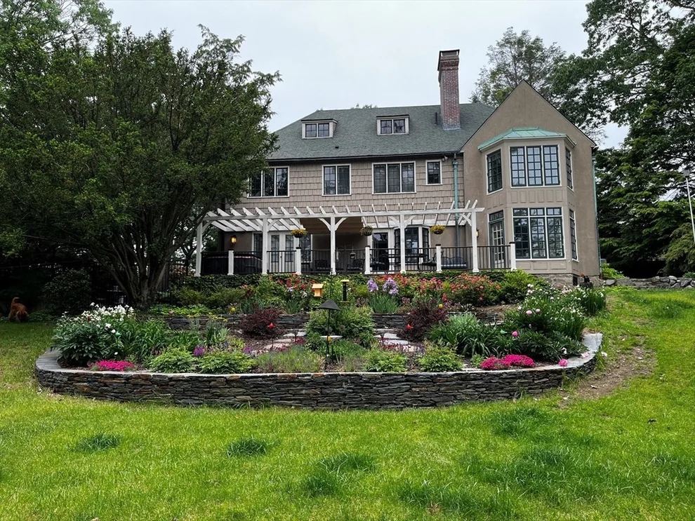 Unit for sale at 455 Puritan Rd, Swampscott, MA 01907