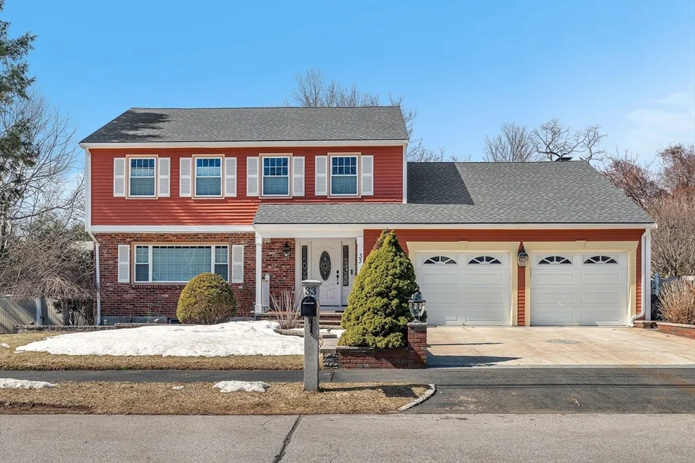Unit for sale at 33 Old Farm Rd, Reading, MA 01867