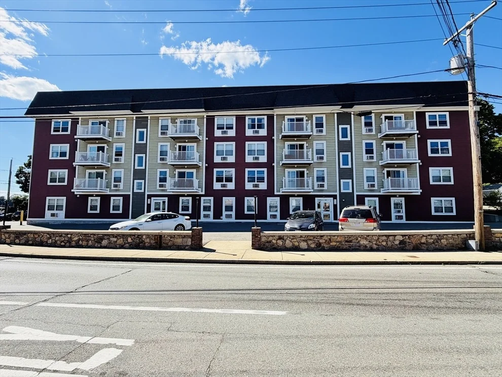 Unit for sale at 275 W Main St, Marlborough, MA 01752