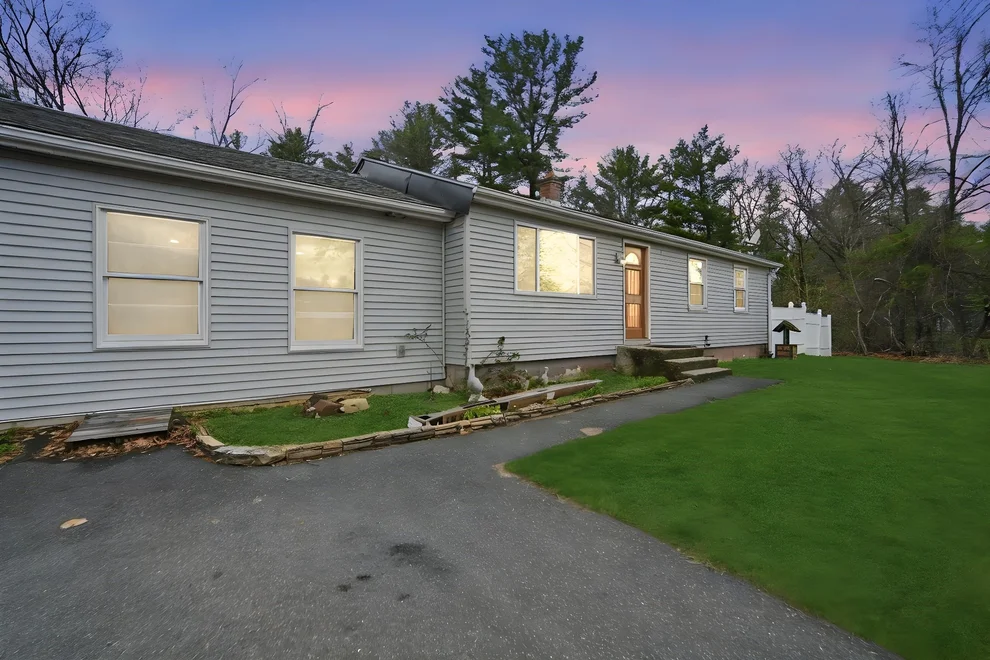 Unit for sale at 71 Sun Valley Rd, Holyoke, MA 01040