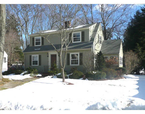 Unit for sale at 5 Lincoln Circle, Andover, MA 01810