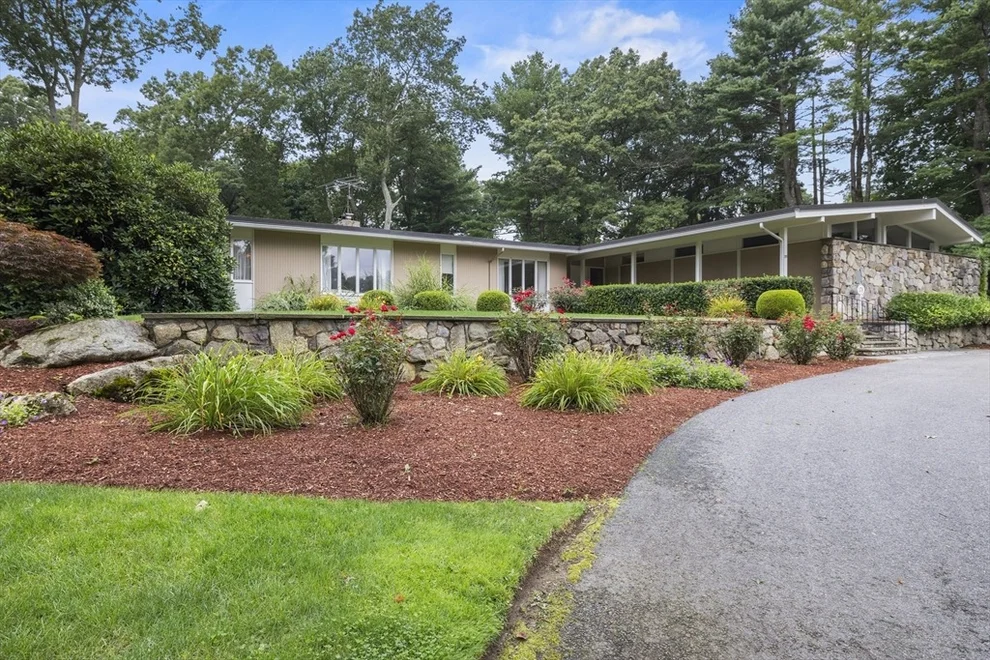 Unit for sale at 178 Braemoor Rd, Brockton, MA 02301
