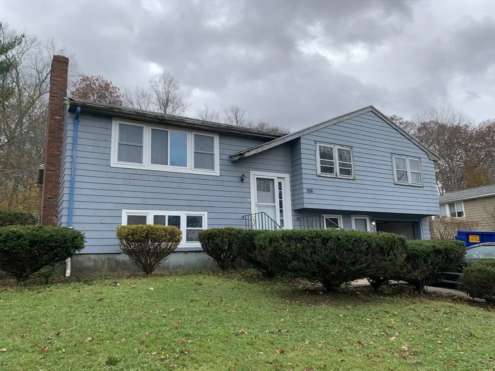 Unit for sale at 256 Evergreen Ave, Braintree, MA 02184