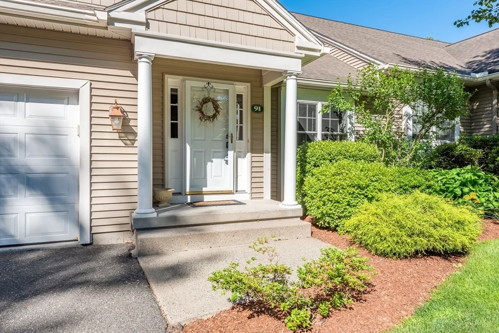 Unit for sale at 91 Shadow Brook Est, South Hadley, MA 01075