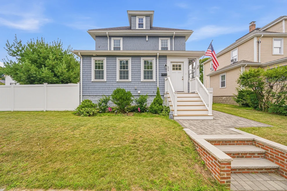 Unit for sale at 606 Lincoln Ave, Saugus, MA 01906