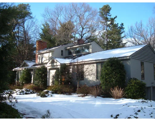 Unit for sale at 39 Livingston Rd, Wellesley, MA 02482