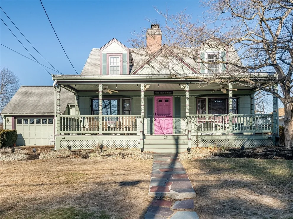 Unit for sale at 25 Juniper Ave, Wakefield, MA 01880