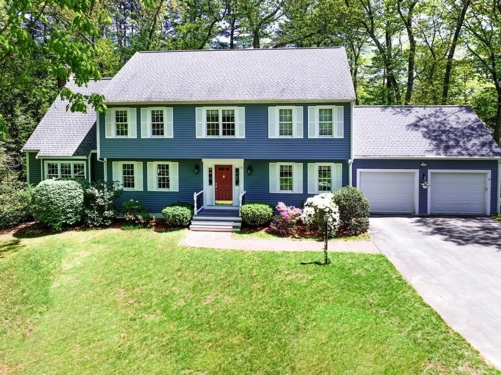 Unit for sale at 8 Maddy Ln, Acton, MA 01720