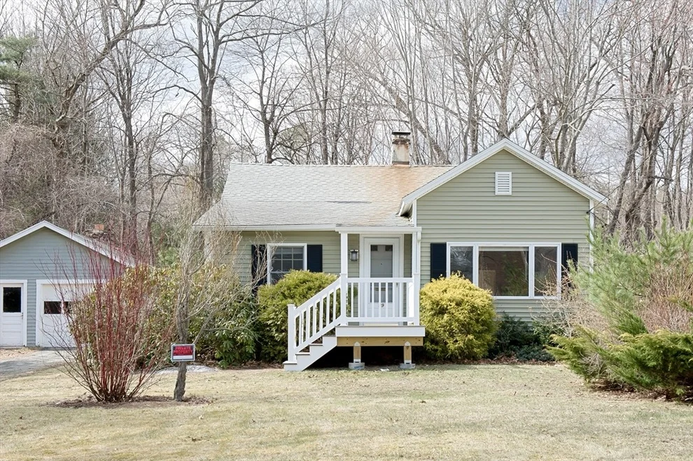 Unit for sale at 39 Bancroft St, Holden, MA 01520