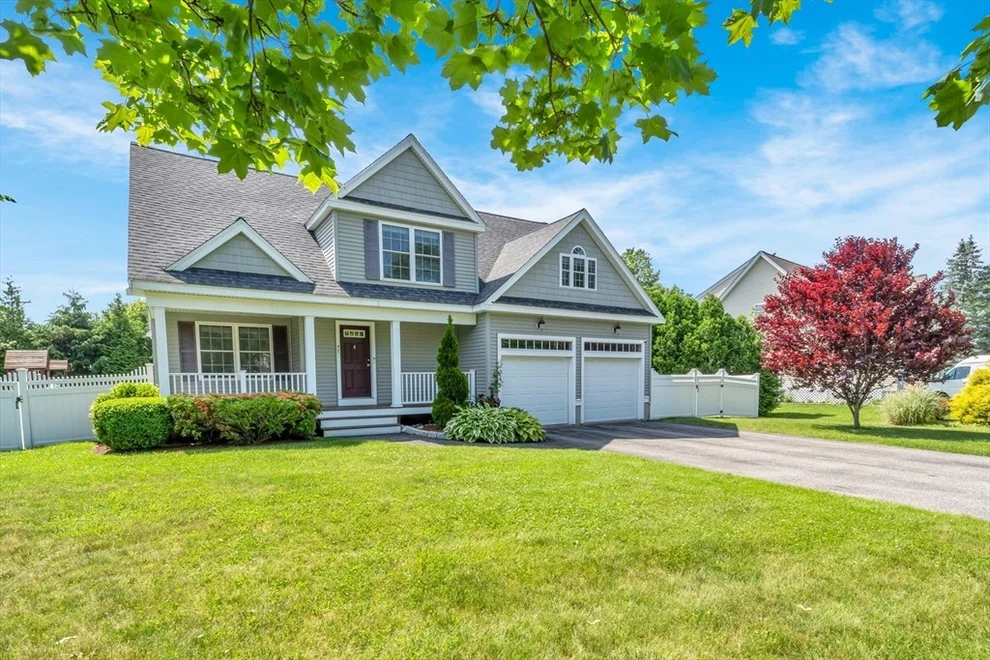 Unit for sale at 47 Fenwick Cir, Methuen, MA 01844
