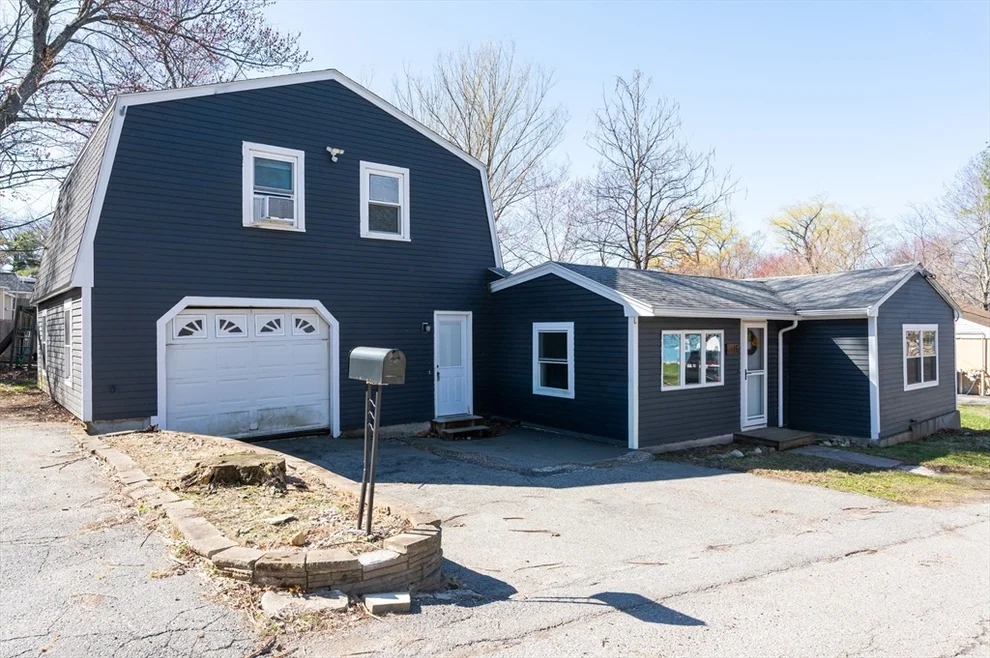 Unit for sale at 16 Meadowbank Rd, Billerica, MA 01821