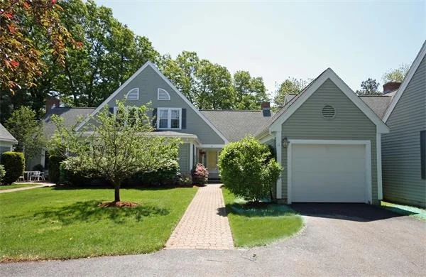 Unit for sale at 11 Mitchell Grant Way, Bedford, MA 01730