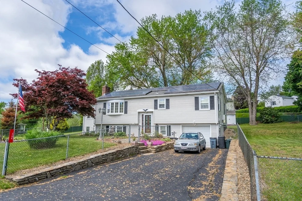 Unit for sale at 12 Old Farm Rd, Spencer, MA 01562