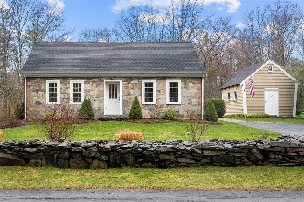 Unit for sale at 176 Lincoln St, Norton, MA 02766