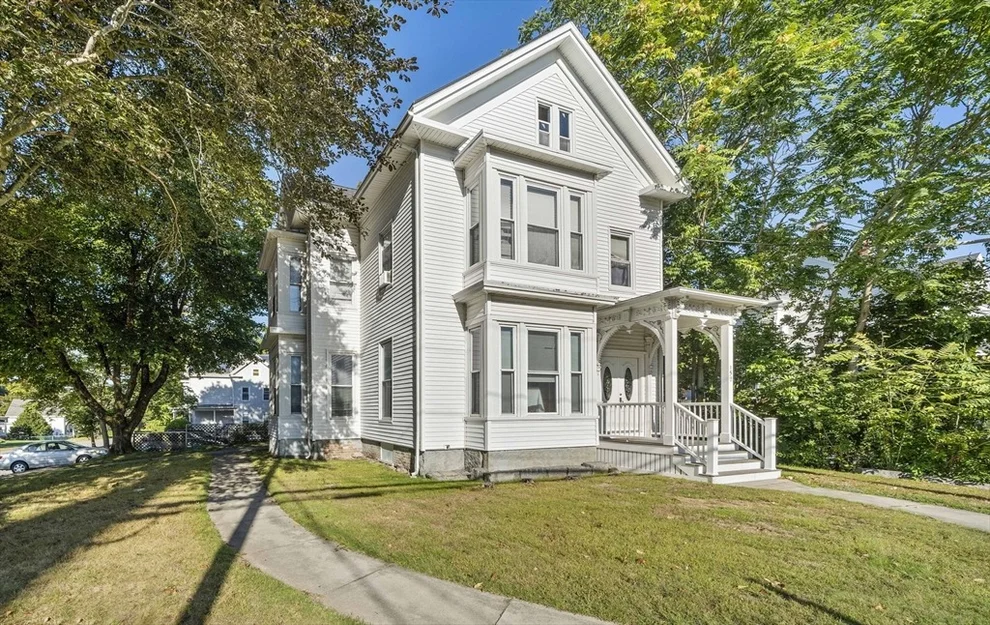 Unit for sale at 152 S Franklin St, Holbrook, MA 02343