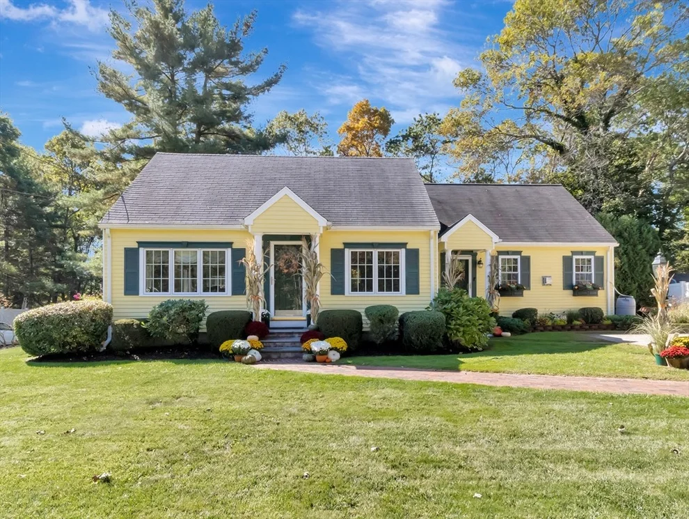 Unit for sale at 89 Oak Street, Foxboro, MA 02035