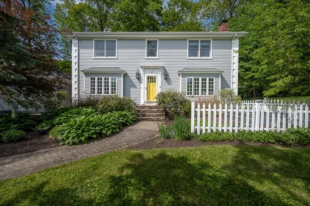 Unit for sale at 3 Squantum Rd, Paxton, MA 01612