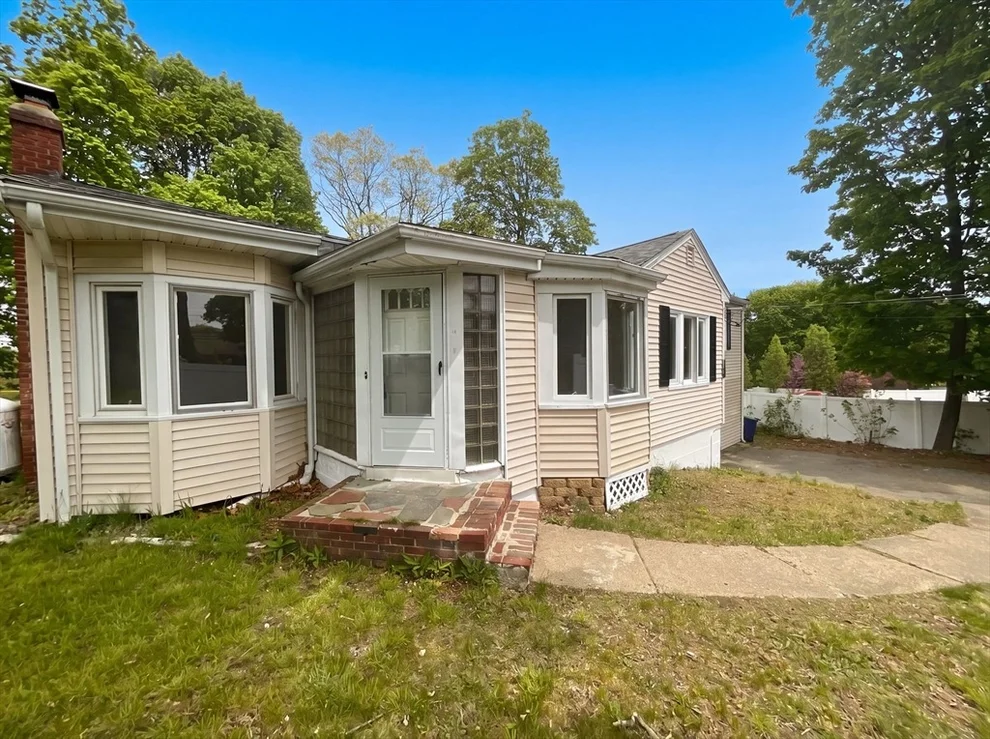 Unit for sale at 146 Hayward St, Braintree, MA 02184