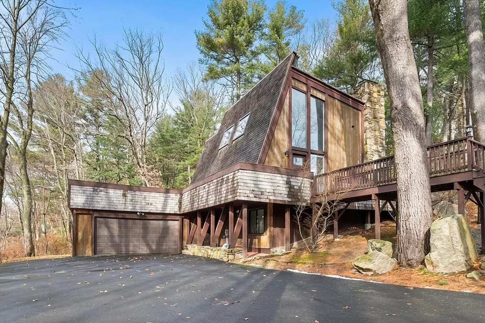 Unit for sale at 244 Moulton Dr, Lynnfield, MA 01940