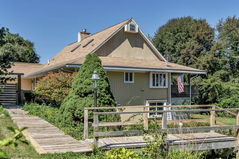 Unit for sale at 26 Dwight Rd, Marshfield, MA 02050