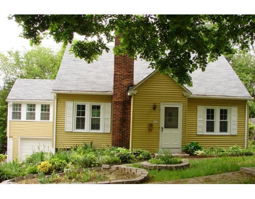 Unit for sale at 101 Winifred Ave, Worcester, MA 01602