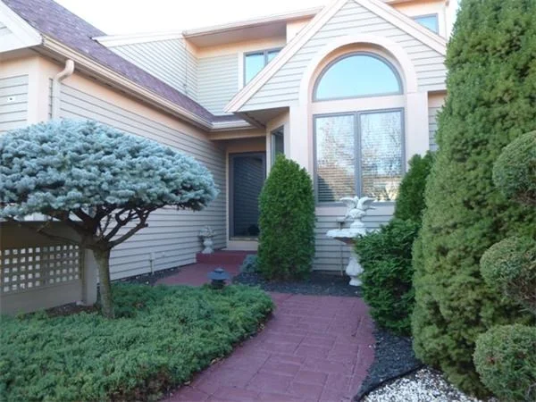 Unit for sale at 7 Wainwright Road, Winchester, MA 01890