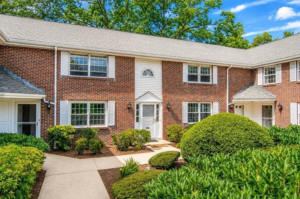 Unit for sale at 21 Westerly St, Wellesley, MA 02482