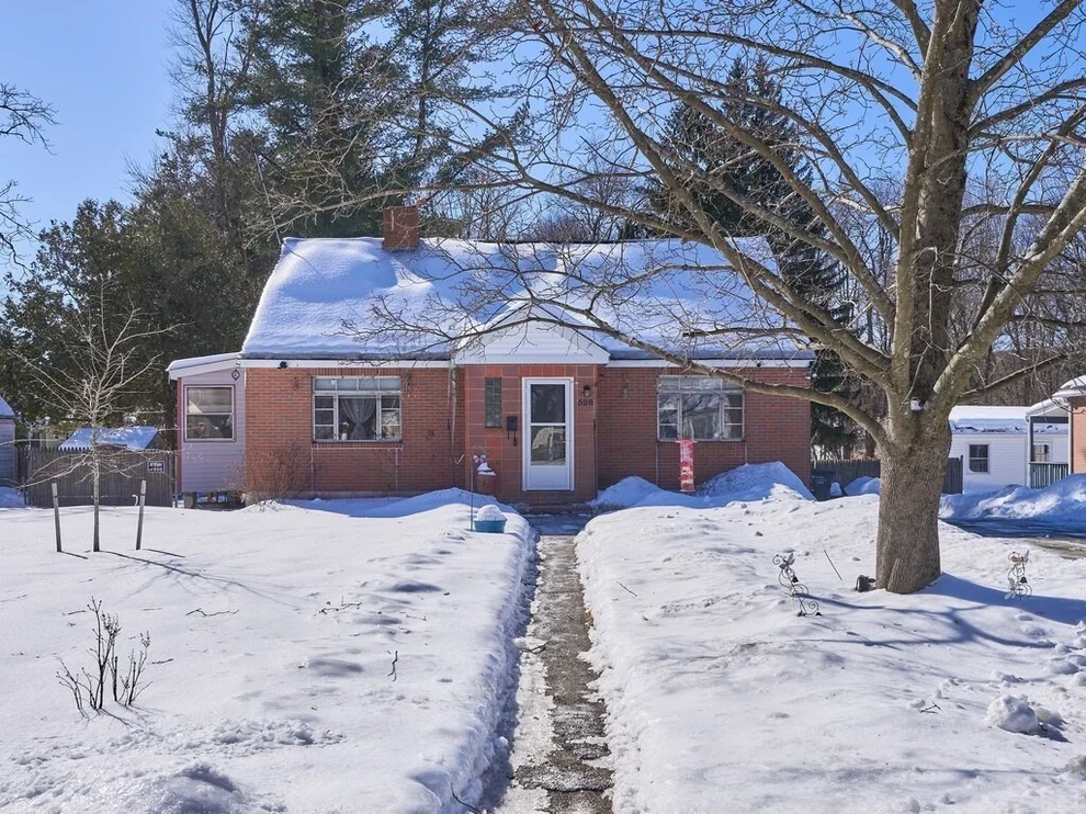 Unit for sale at 528 Merriam Ave, Leominster, MA 01453