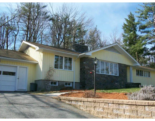 Unit for sale at 7 Berkshire Drive, Paxton, MA 01612