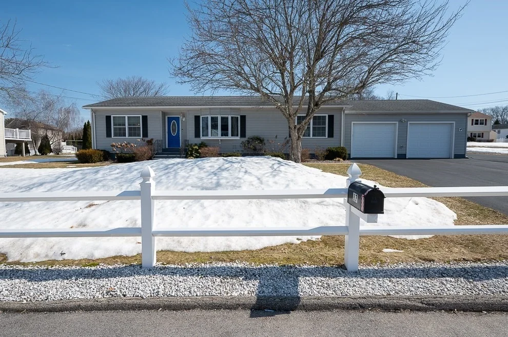 Unit for sale at 17 Hugo Ter, Webster, MA 01570