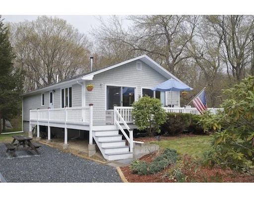 Unit for sale at 194 Atlantic St, Gloucester, MA 01930
