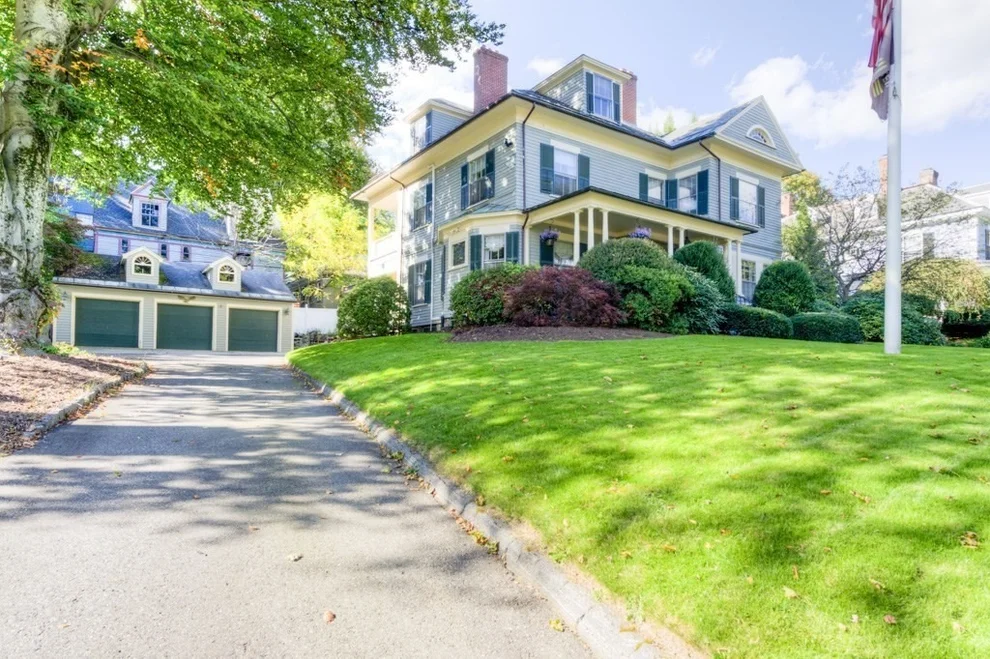 Unit for sale at 9 Westland St, Worcester, MA 01602