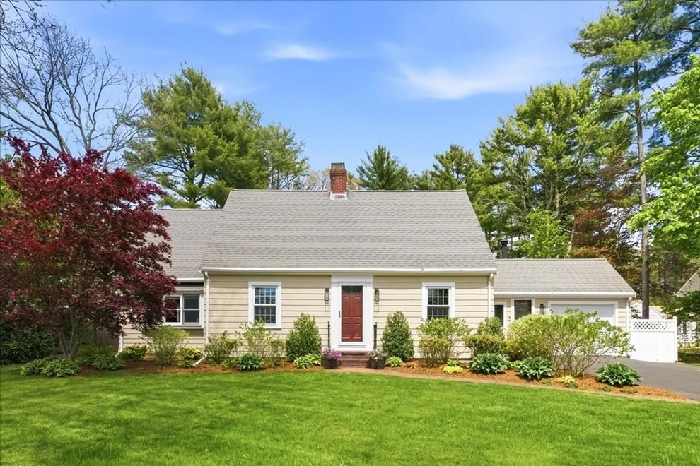 Unit for sale at 560 Common St, Walpole, MA 02081