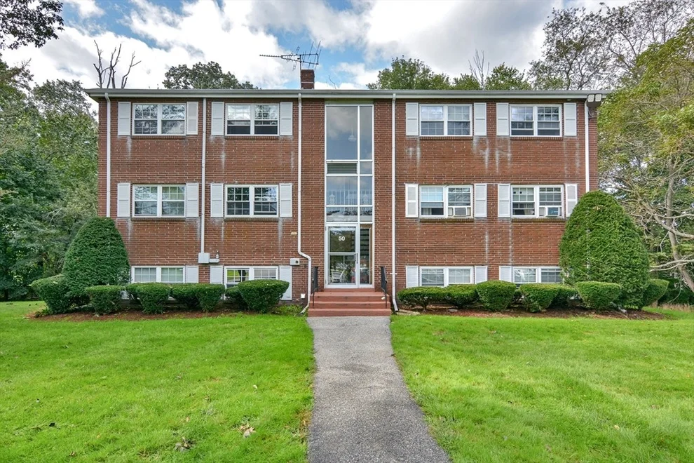 Unit for sale at 50 Edgelawn Ave, North Andover, MA 01845