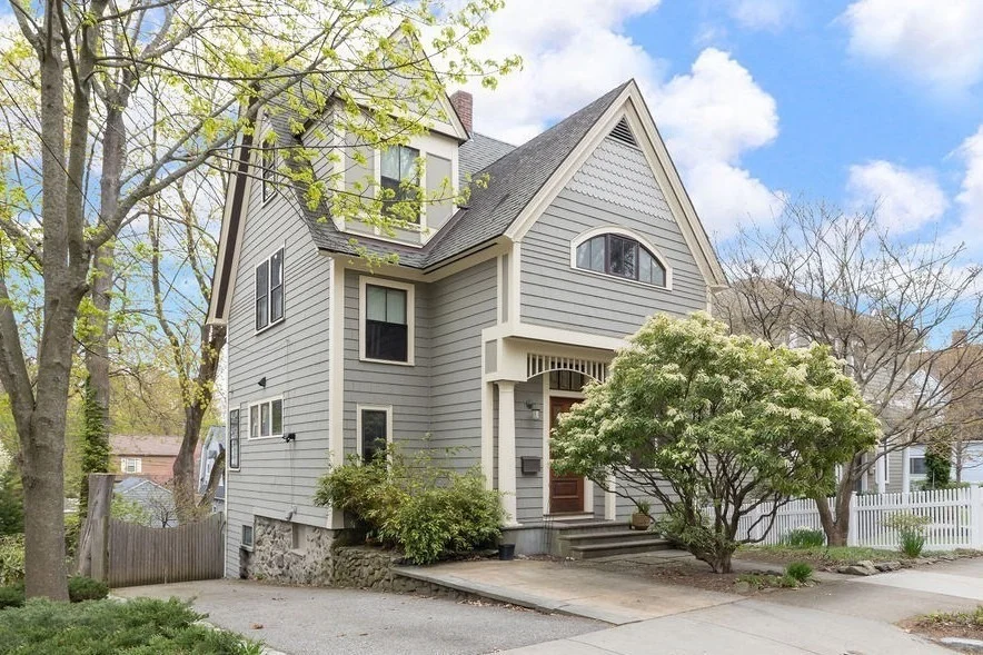Unit for sale at 26 Circuit Ave, Newton, MA 02461
