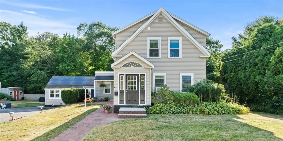 Unit for sale at 119 Spring St, Rockland, MA 02370