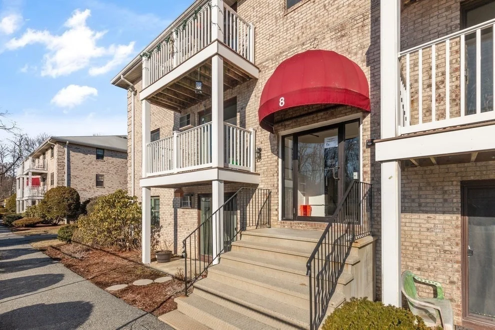 Unit for sale at 8 Kenmar Drive, Billerica, MA 01821