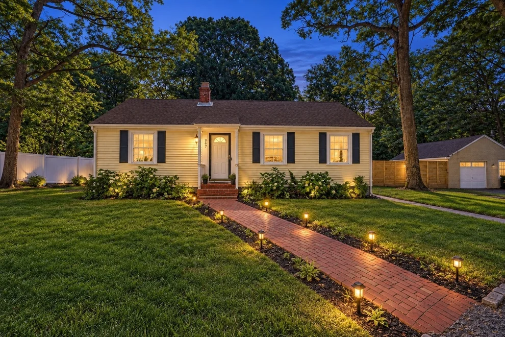 Unit for sale at 547 Tremont St, Rehoboth, MA 02769