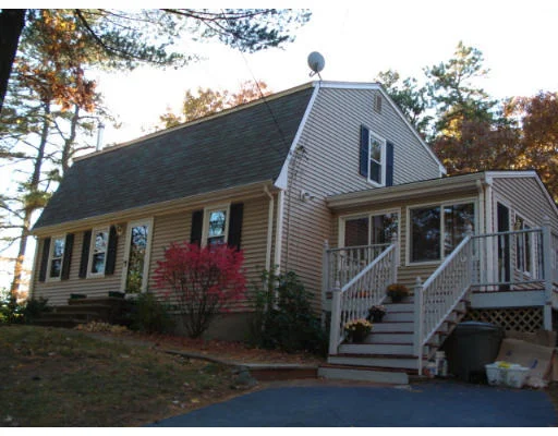 Unit for sale at 559 Chestnut St, Franklin, MA 02038