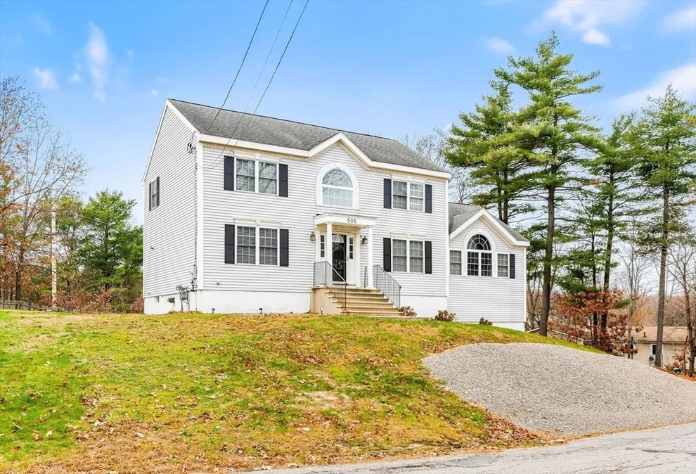 Unit for sale at 505 Old South St, Fitchburg, MA 01420